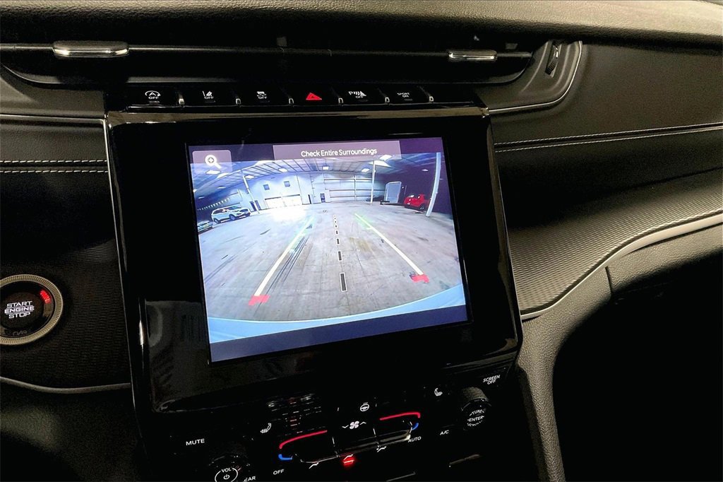 Used 2023 Jeep Grand Cherokee Altitude image 20