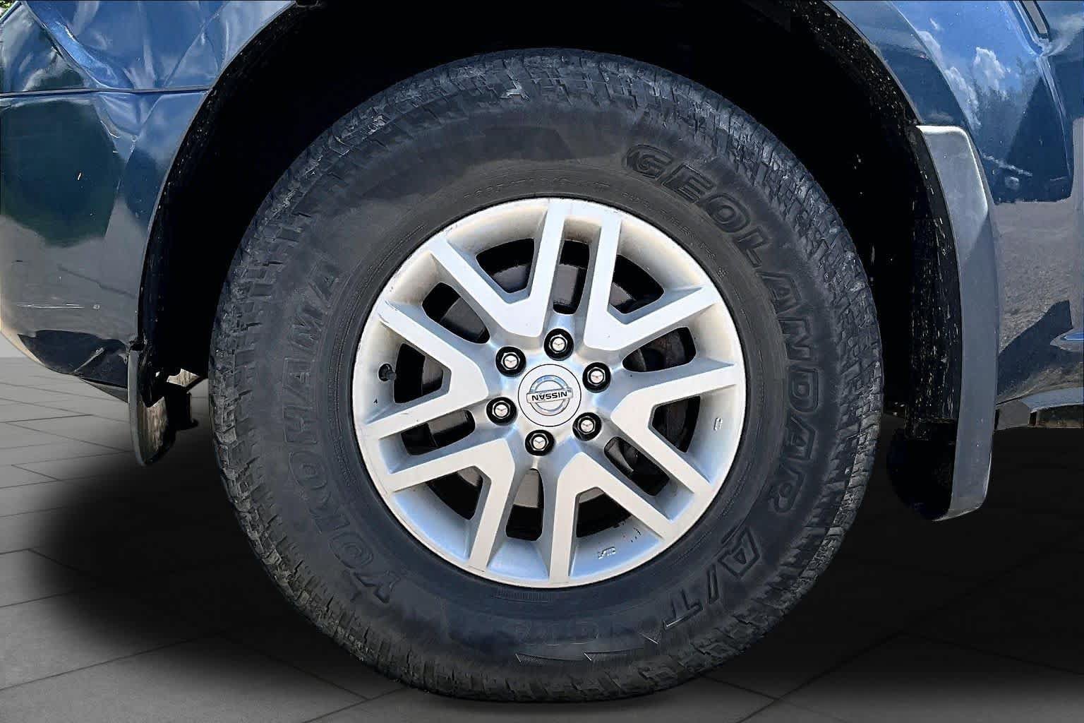 Used 2020 Nissan Frontier SV AWD/4WD image 11