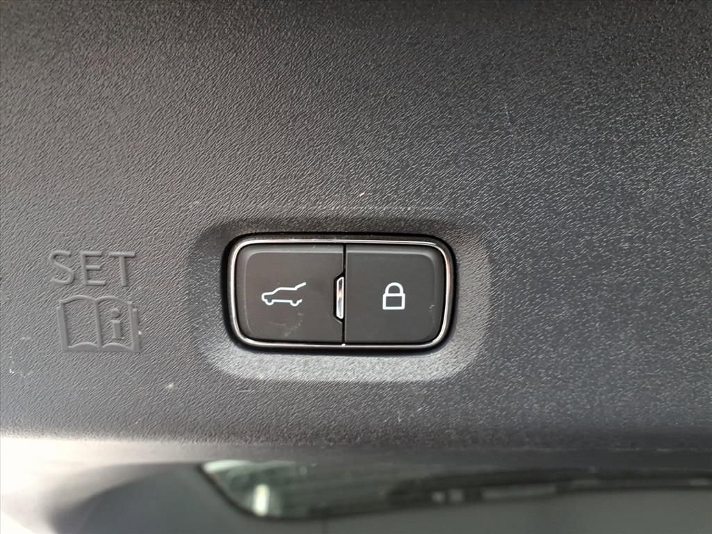 Certified 2025 Ford Expedition Tremor image 32