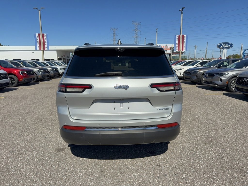 Used 2023 Jeep Grand Cherokee L Limited w/ Luxury Tech Group II image 3
