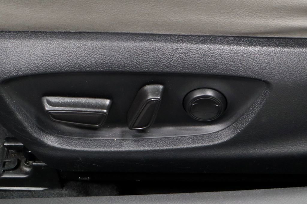 Used 2024 Toyota Camry SE FWD image 24