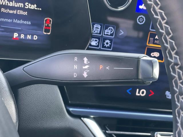 Used 2025 Chevrolet Equinox EV LT w/ Convenience Package image 17