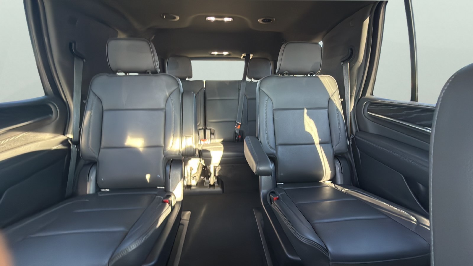Used 2022 GMC Yukon Denali AWD/4WD image 25