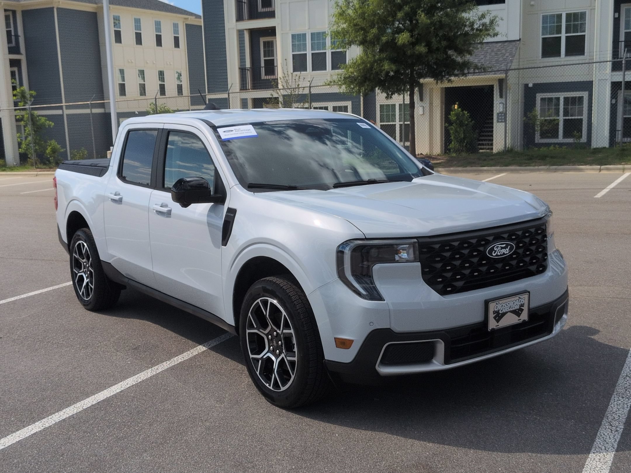 Certified 2025 Ford Maverick Lariat w/ 4K Tow Package AWD/4WD image 2