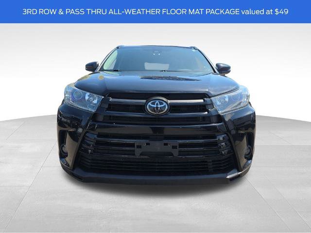 Used 2019 Toyota Highlander SE AWD/4WD image 3