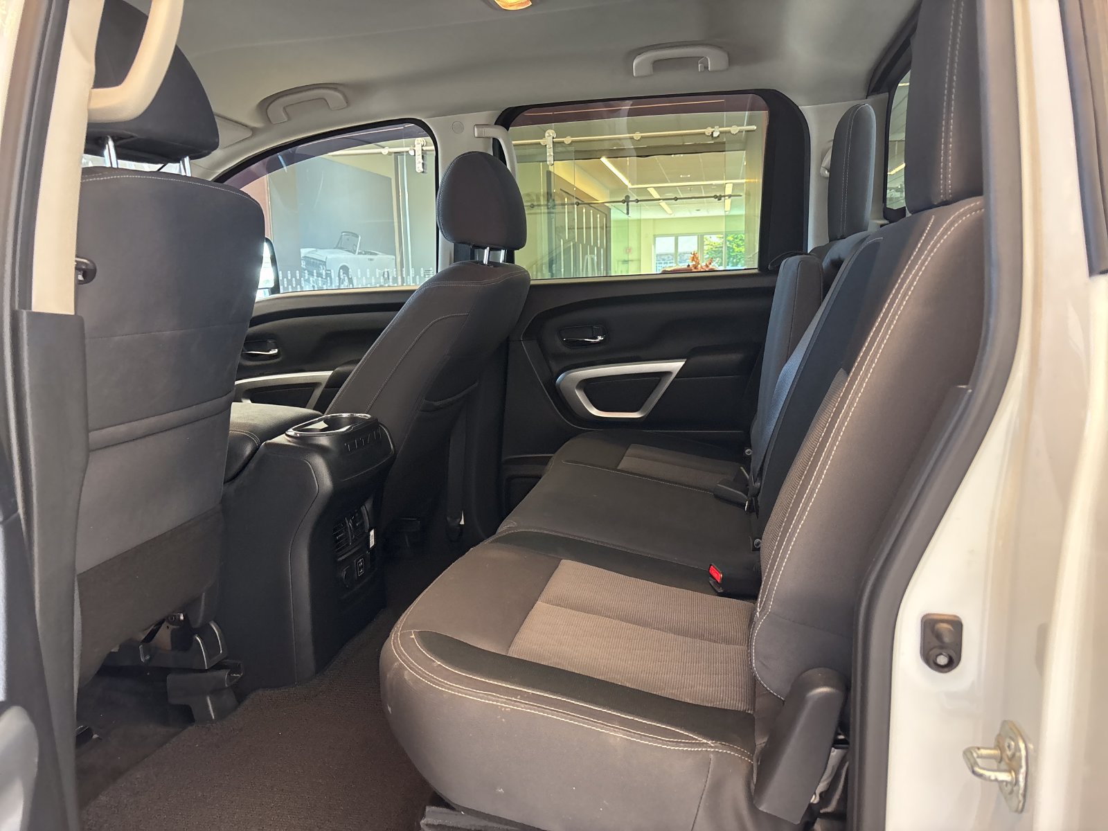 Used 2021 Nissan Titan SV w/ SV Convenience Package AWD/4WD image 11