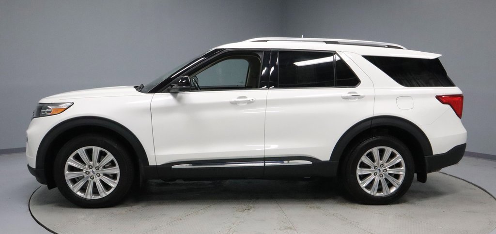 Certified 2022 Ford Explorer Limited w/ Hybrid Equipment Group 310A image 2