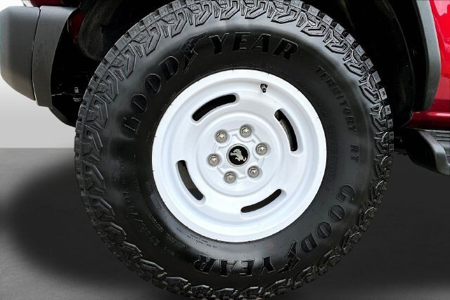 Certified 2025 Ford Bronco Heritage Edition AWD/4WD image 34