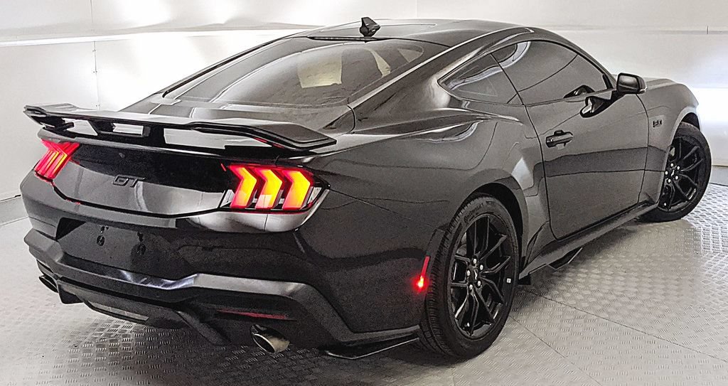 Certified 2025 Ford Mustang GT Premium RWD image 3