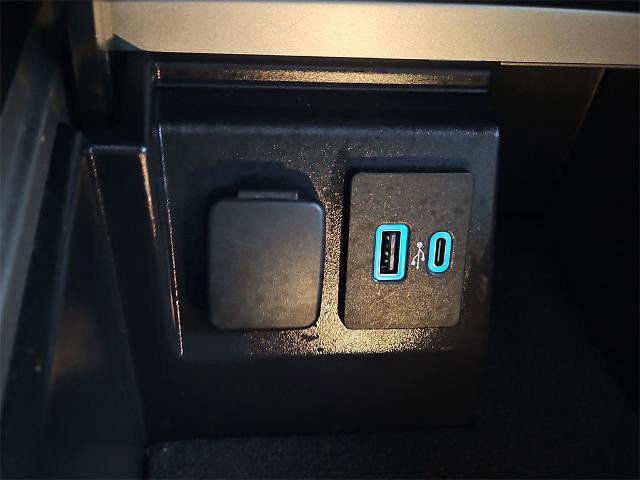 Certified 2023 Ford Explorer XLT w/ Equipment Group 202A image 15