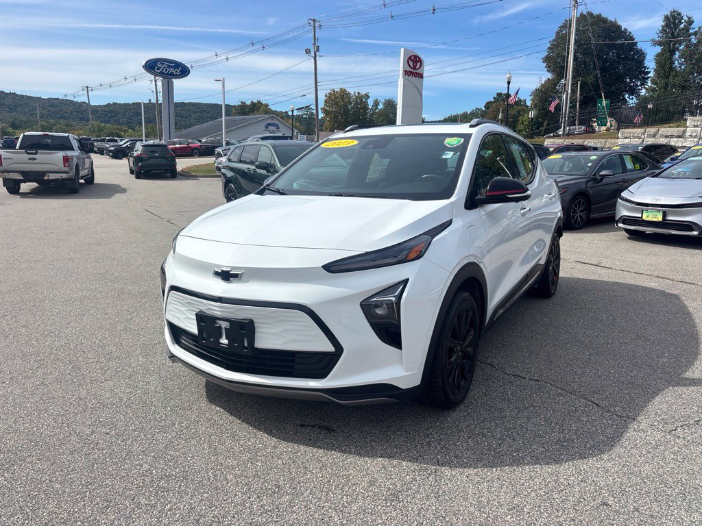 Used 2023 Chevrolet Bolt EUV Premier w/ Sun & Sound Package FWD image 3