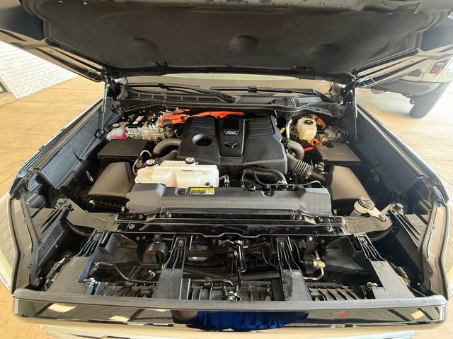 Used 2024 Toyota Tundra Capstone AWD/4WD image 20