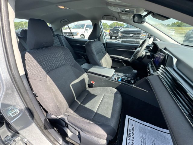 Used 2025 Toyota Camry LE FWD image 25