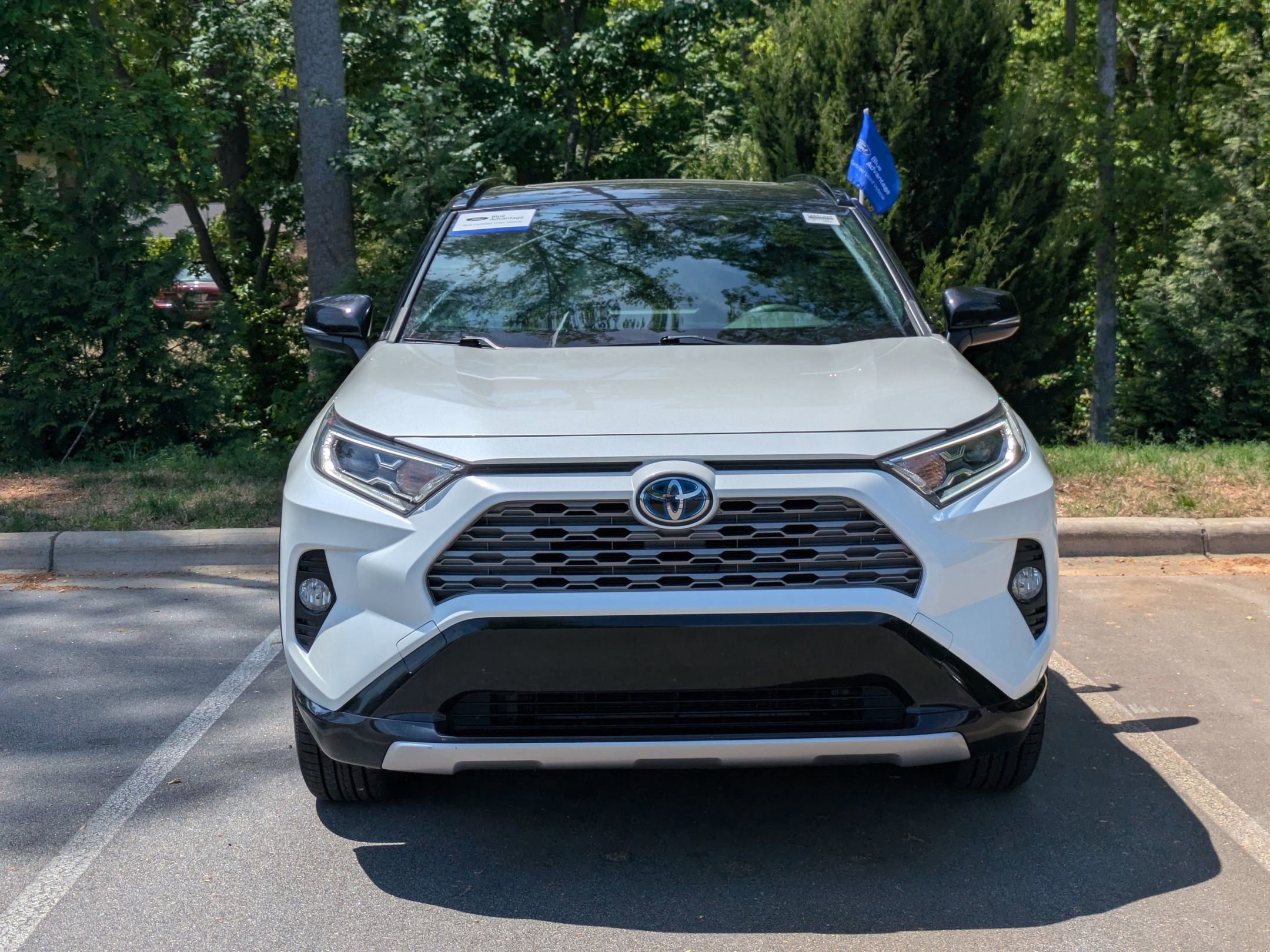 Used 2020 Toyota RAV4 XSE w/ XSE Grade Weather Package image 7
