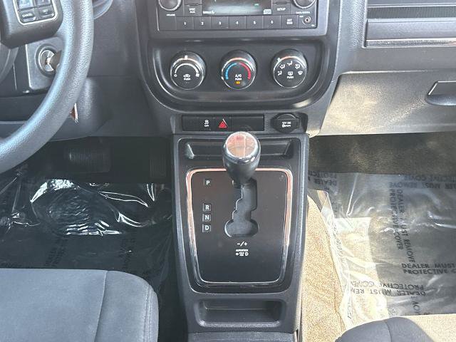 Used 2017 Jeep Patriot Sport FWD image 12