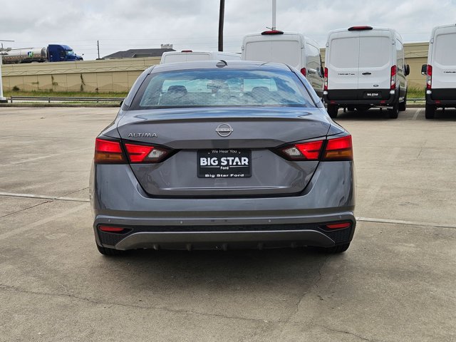 Used 2025 Nissan Altima 2.5 SV FWD image 4