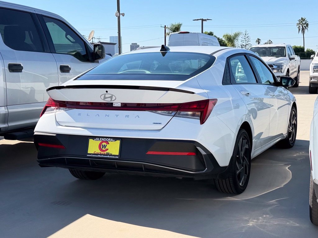 Used 2025 Hyundai Elantra SEL FWD image 6