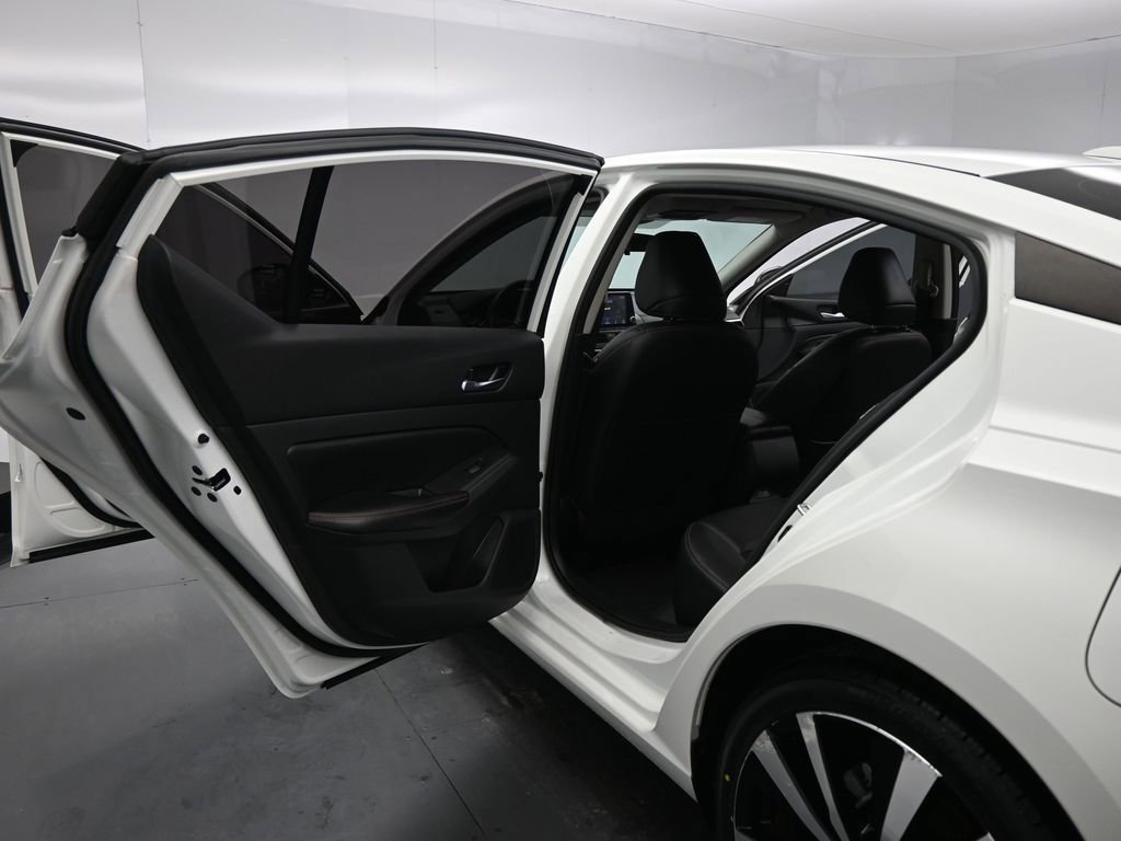 Used 2022 Nissan Altima 2.0 SR image 17