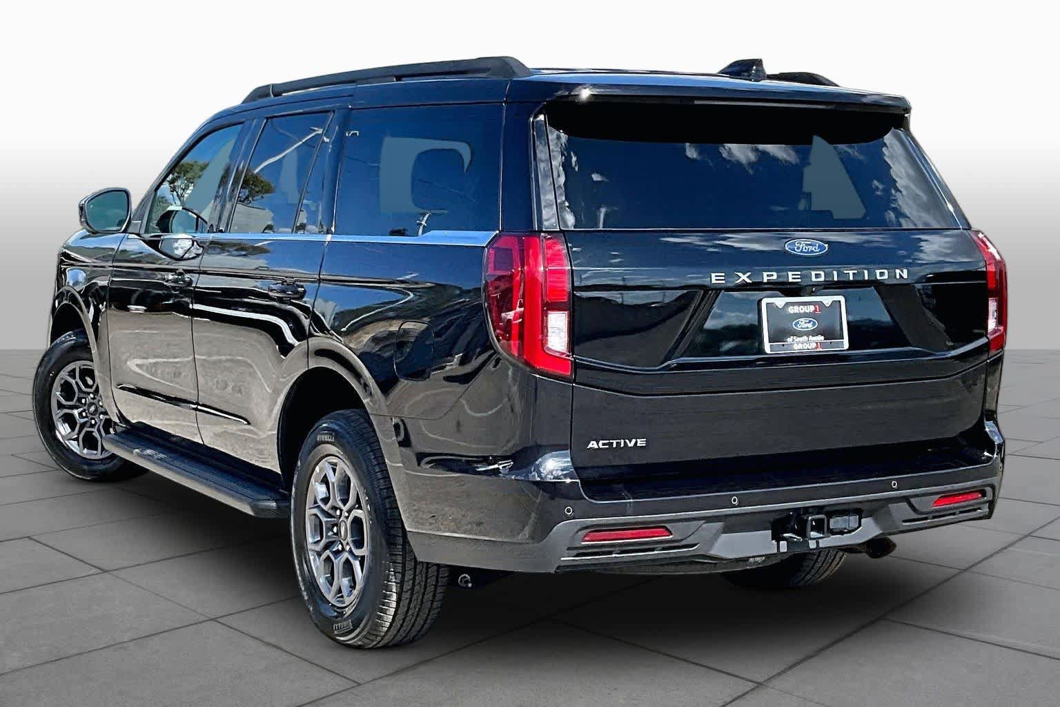 Certified 2025 Ford Expedition Active RWD image 12
