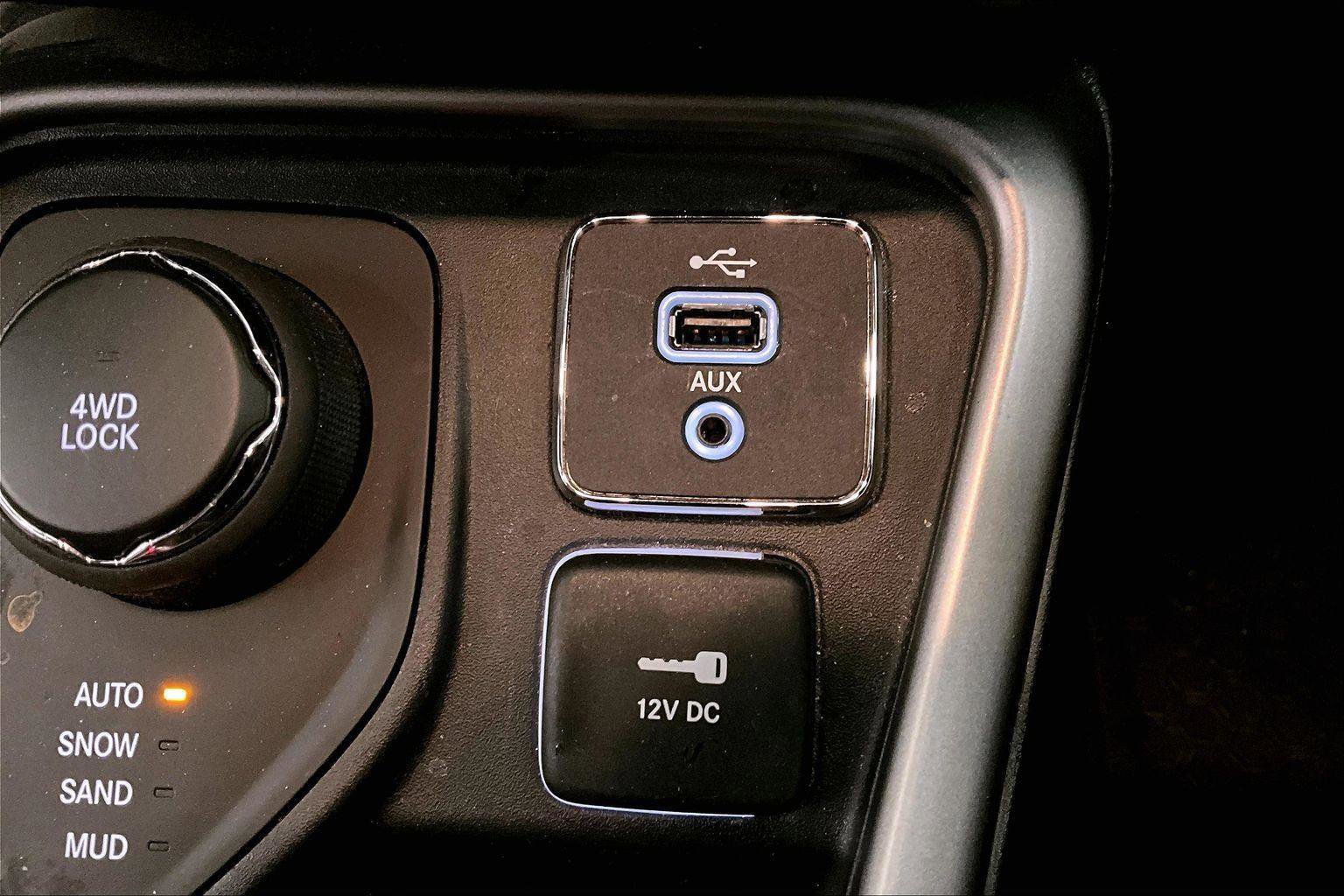 Used 2018 Jeep Compass Latitude w/ Popular Equipment Group image 31