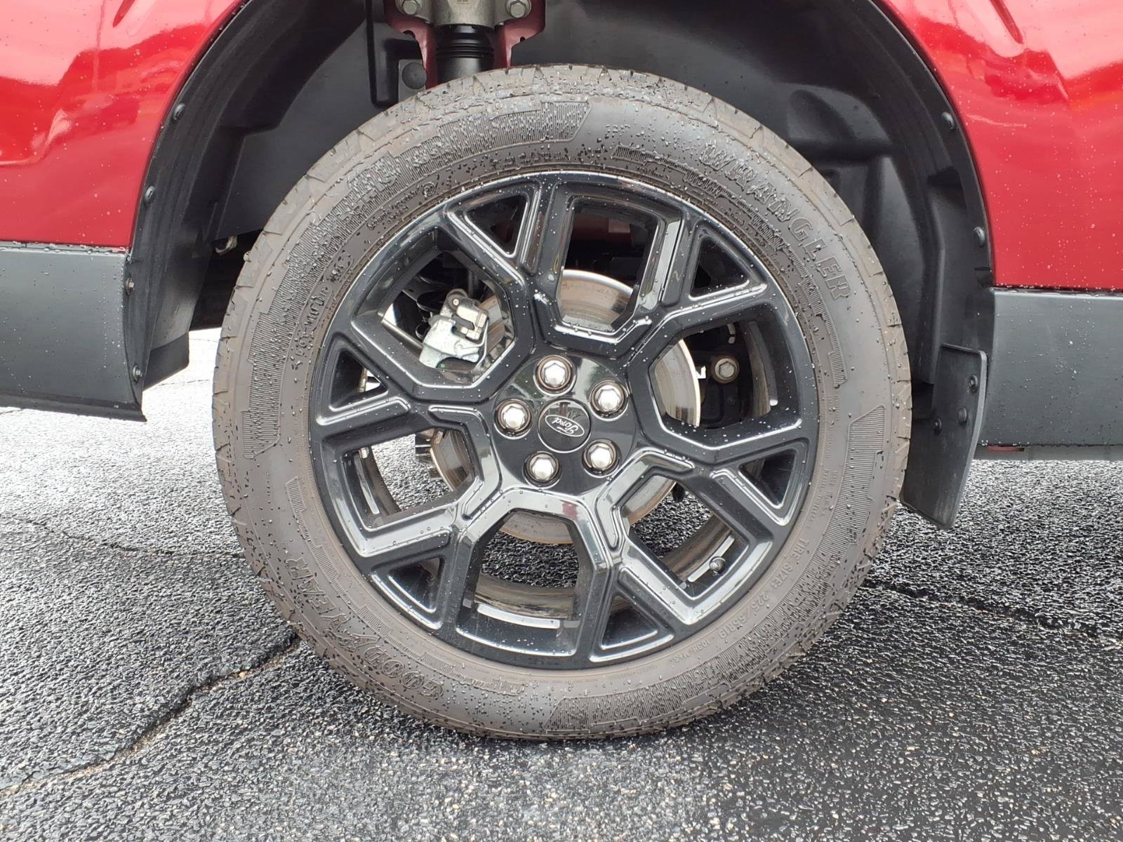 Certified 2025 Ford Maverick Lariat w/ Black Appearance Package AWD/4WD image 9