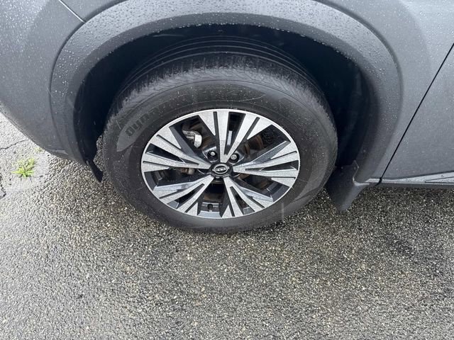 Used 2022 Nissan Rogue SV image 11