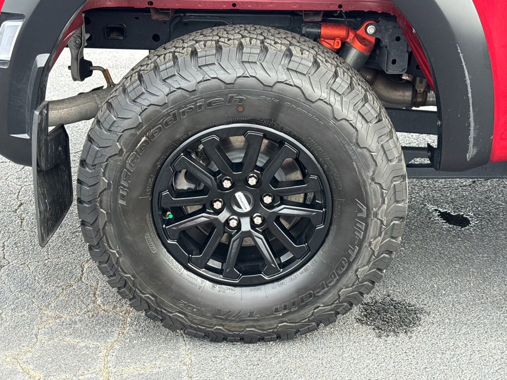 Certified 2025 Ford F150 Raptor AWD/4WD image 17