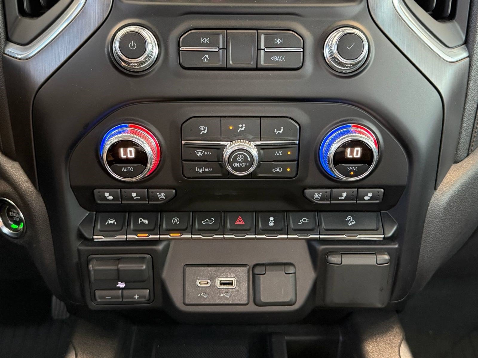 Used 2020 GMC Sierra 1500 AT4 w/ AT4 Premium Package AWD/4WD image 23