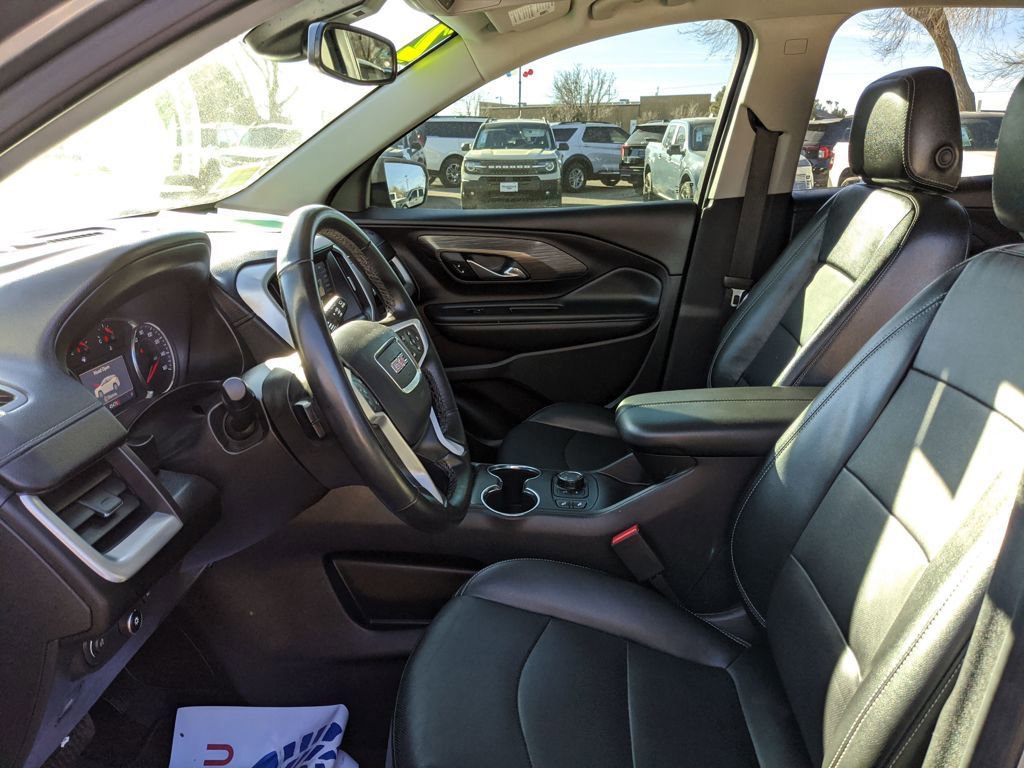 Used 2024 GMC Terrain SLT image 22