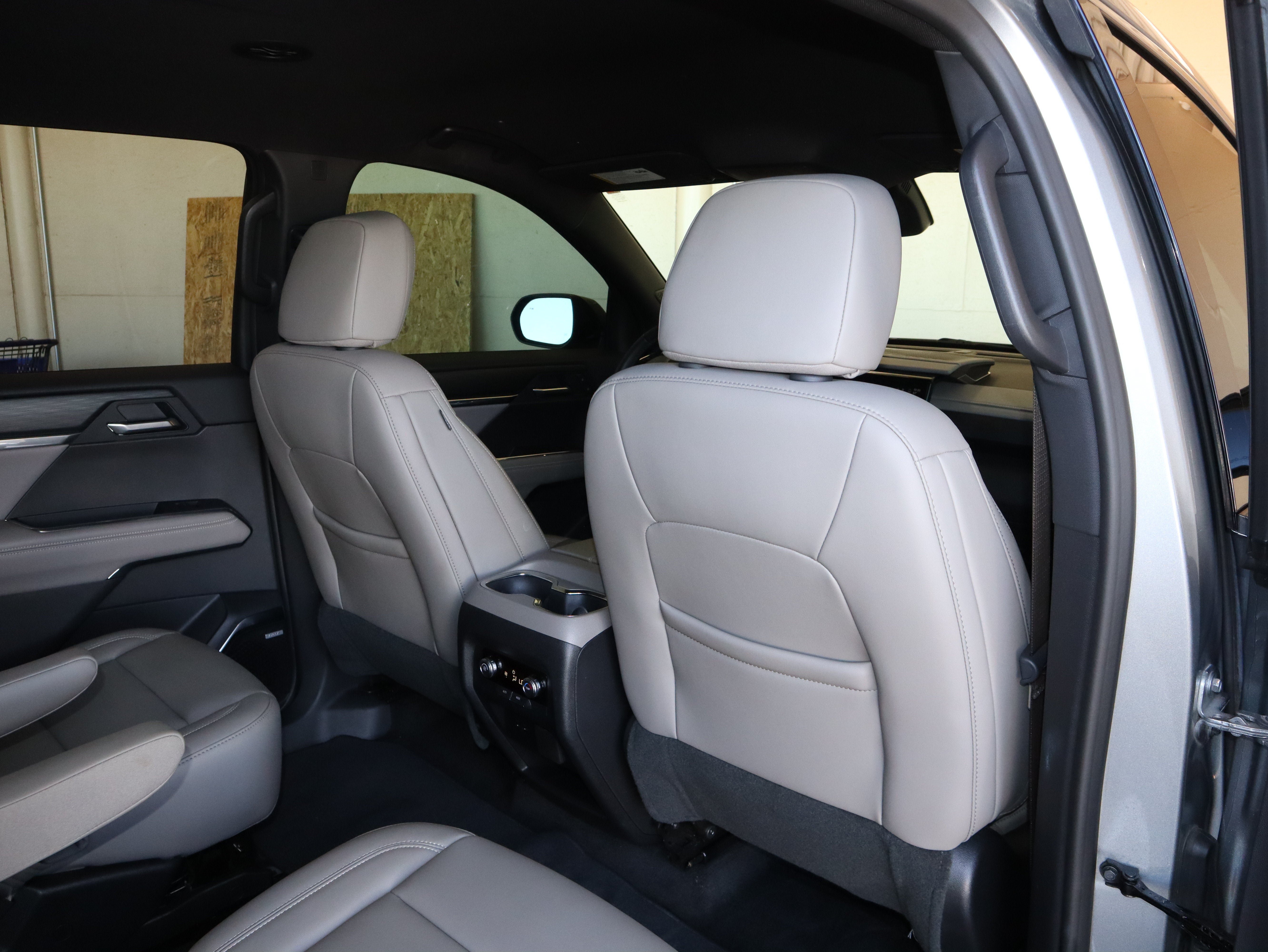 Used 2026 GMC Acadia Elevation w/ Elevation Premium Package AWD/4WD image 42