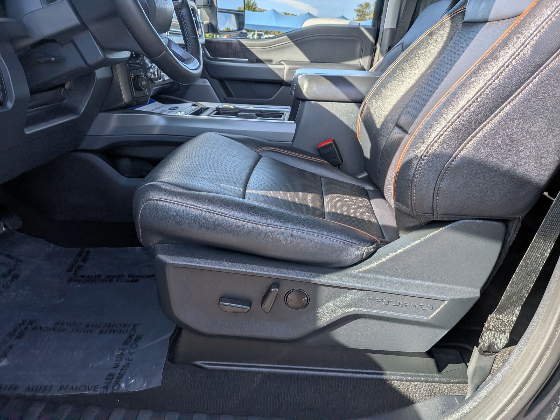 Certified 2025 Ford F250 Lariat AWD/4WD image 17