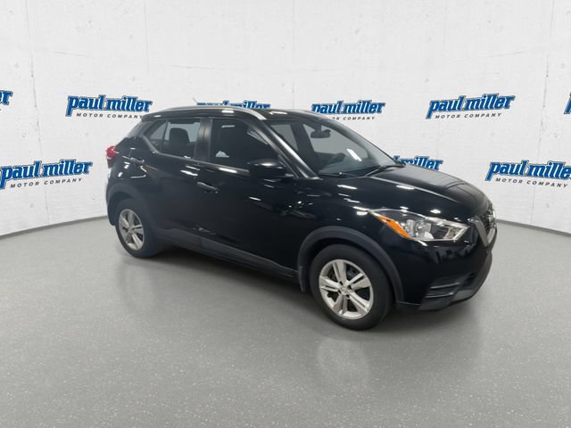 Used 2018 Nissan Kicks S FWD image 3