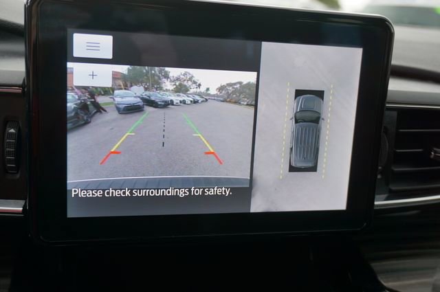 Certified 2022 Ford Explorer Limited w/ Equipment Group 301A image 9