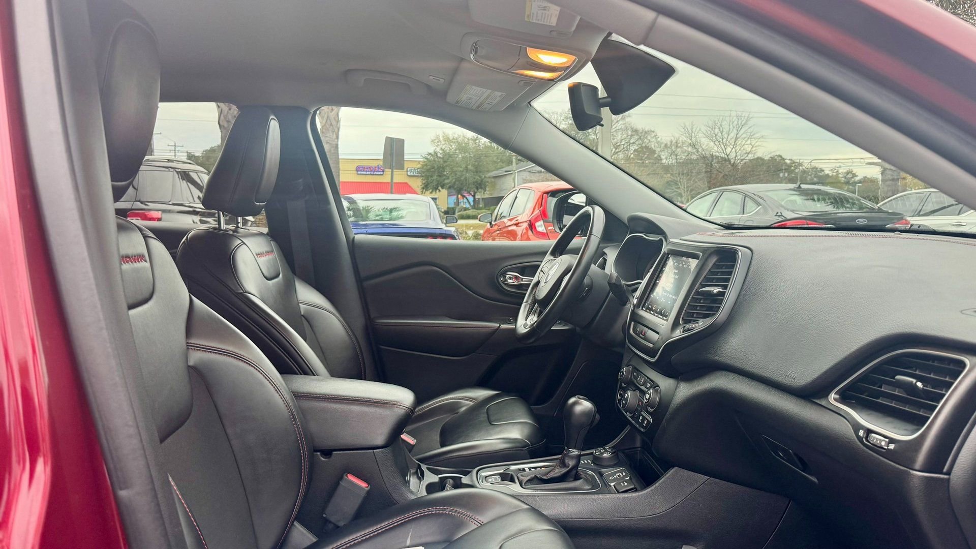 Used 2019 Jeep Cherokee Trailhawk w/ Cold Weather Group image 10