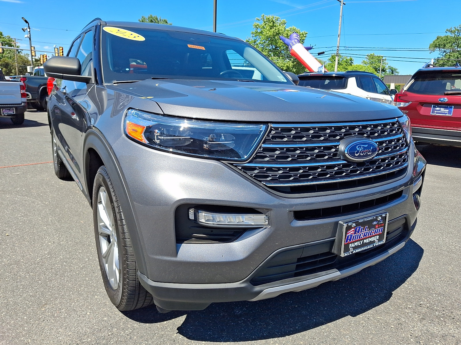Certified 2023 Ford Explorer XLT w/ Equipment Group 202A AWD/4WD image 2