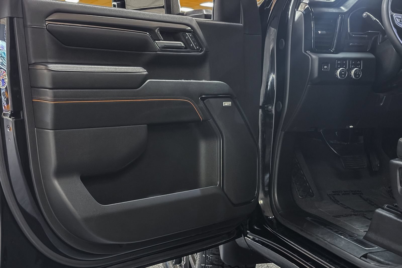 Used 2024 GMC Sierra 2500 AT4 w/ AT4 Premium Plus Package AWD/4WD image 51