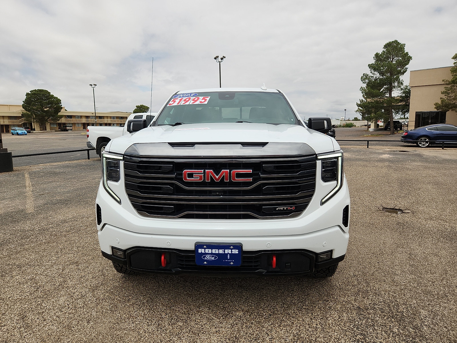 Used 2023 GMC Sierra 1500 AT4 w/ AT4 Premium Package AWD/4WD image 2