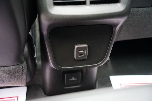 Used 2022 Chevrolet Equinox RS w/ RS Leather Package image 9