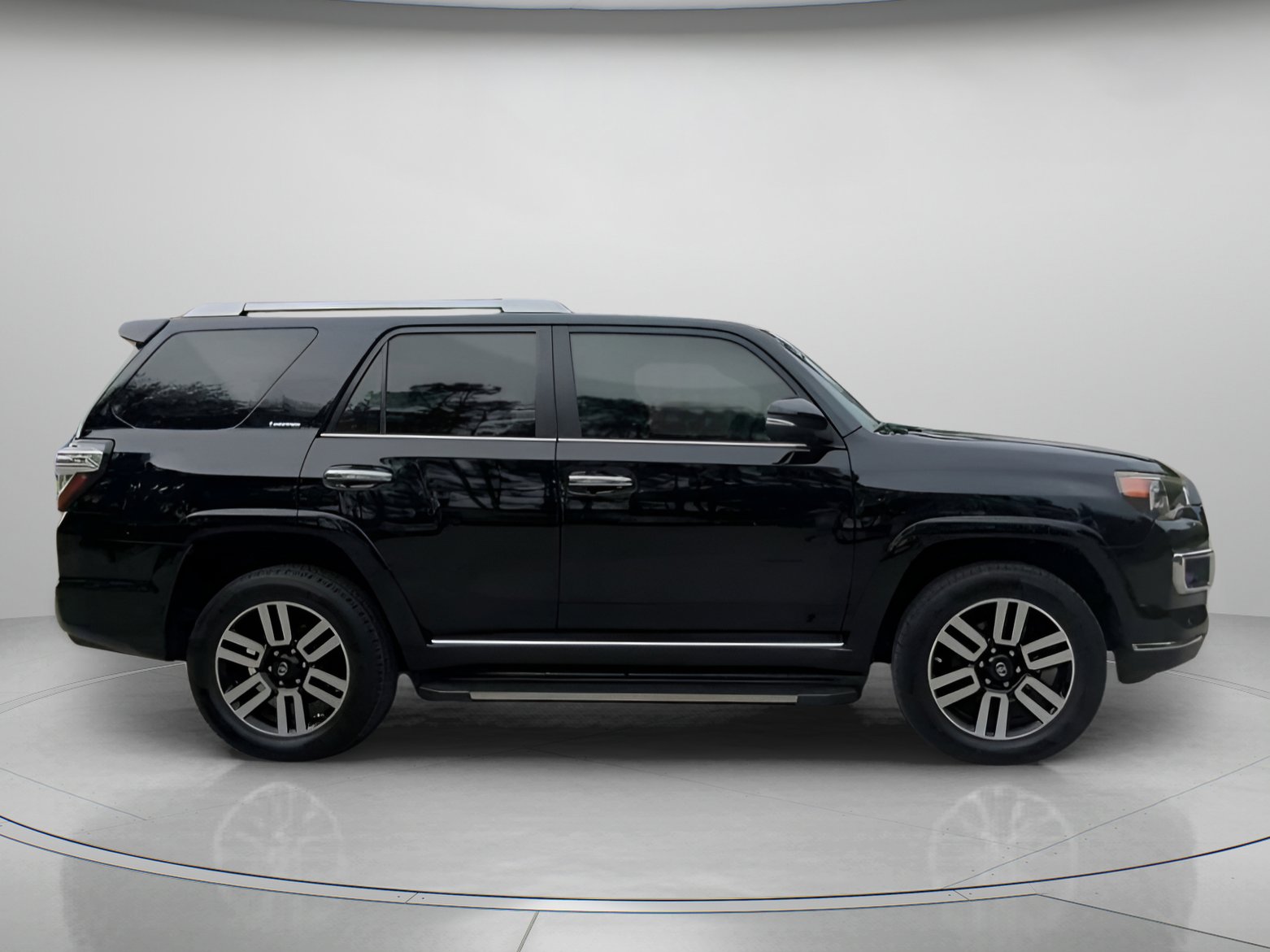 Used 2018 Toyota 4Runner Limited AWD/4WD image 33