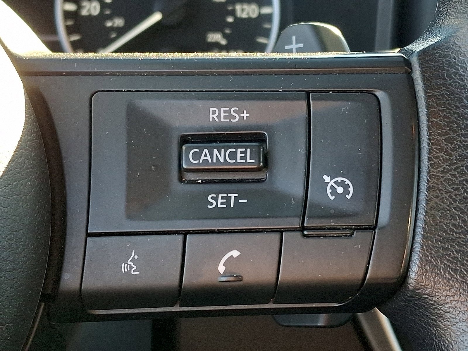 Used 2023 Nissan Rogue S image 20