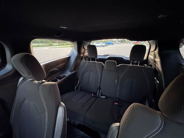 Used 2020 Chrysler Pacifica Touring w/ S Appearance Package FWD image 34