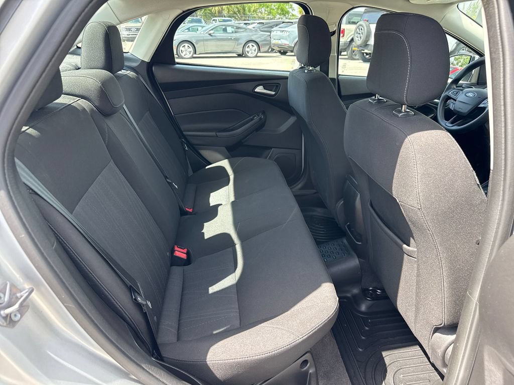 Certified 2018 Ford Focus SE w/ SE Appearance Package FWD image 25