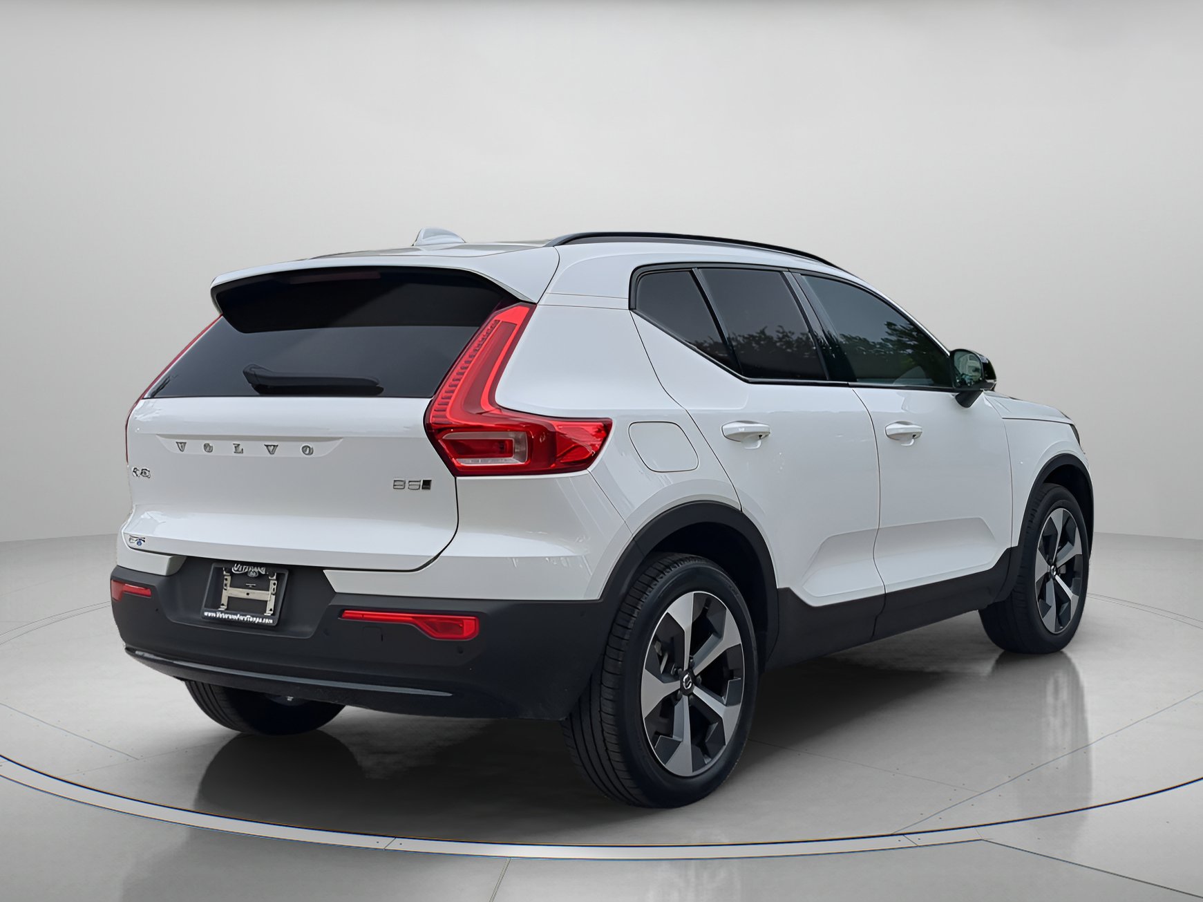 Used 2026 Volvo XC40 B5 Plus AWD/4WD image 40