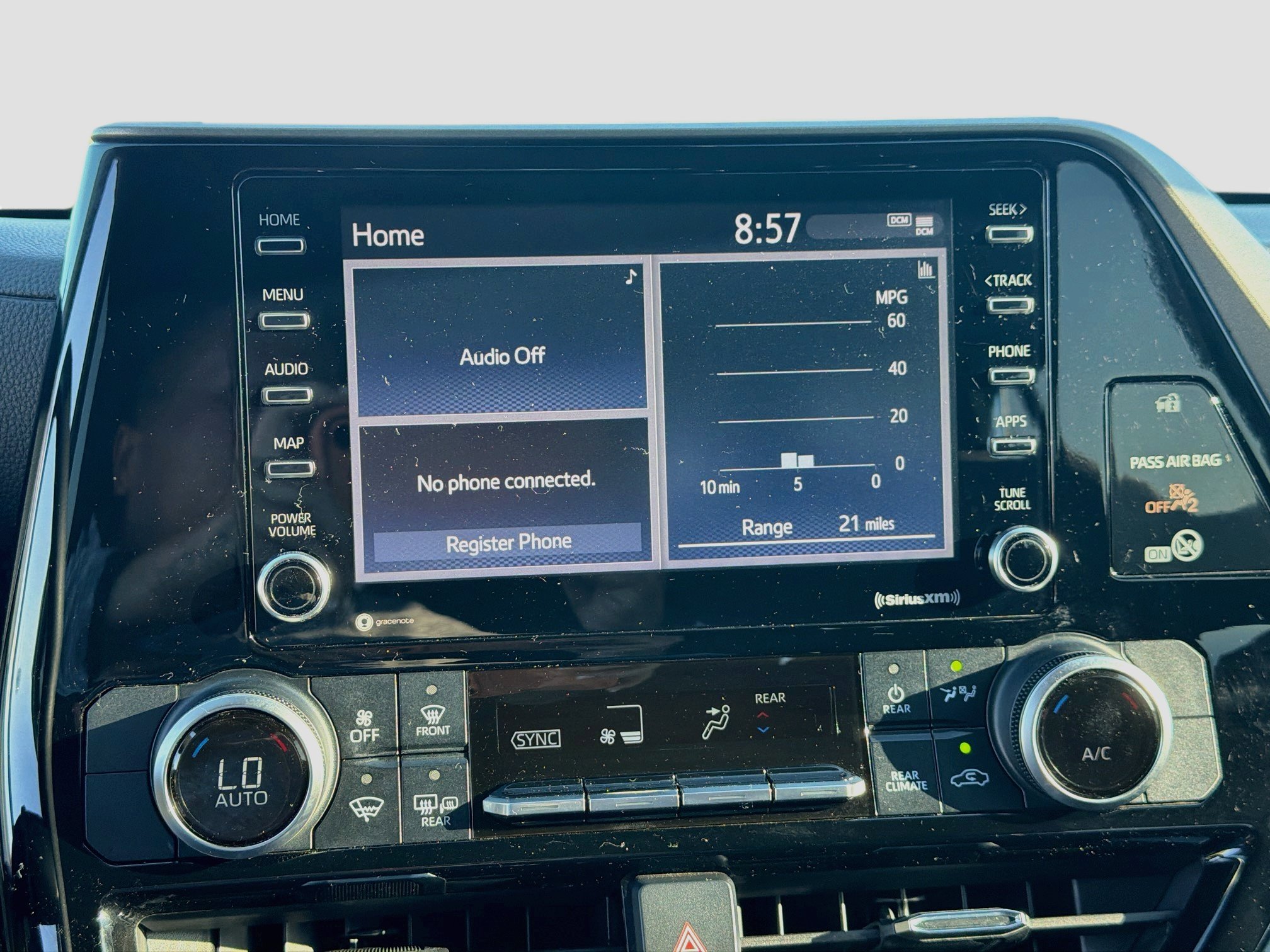 Used 2021 Toyota Highlander L FWD image 14