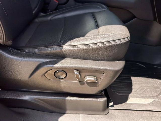 Used 2023 GMC Yukon XL Denali RWD image 16