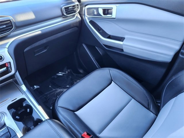 Certified 2022 Ford Explorer XLT w/ Equipment Group 202A image 15