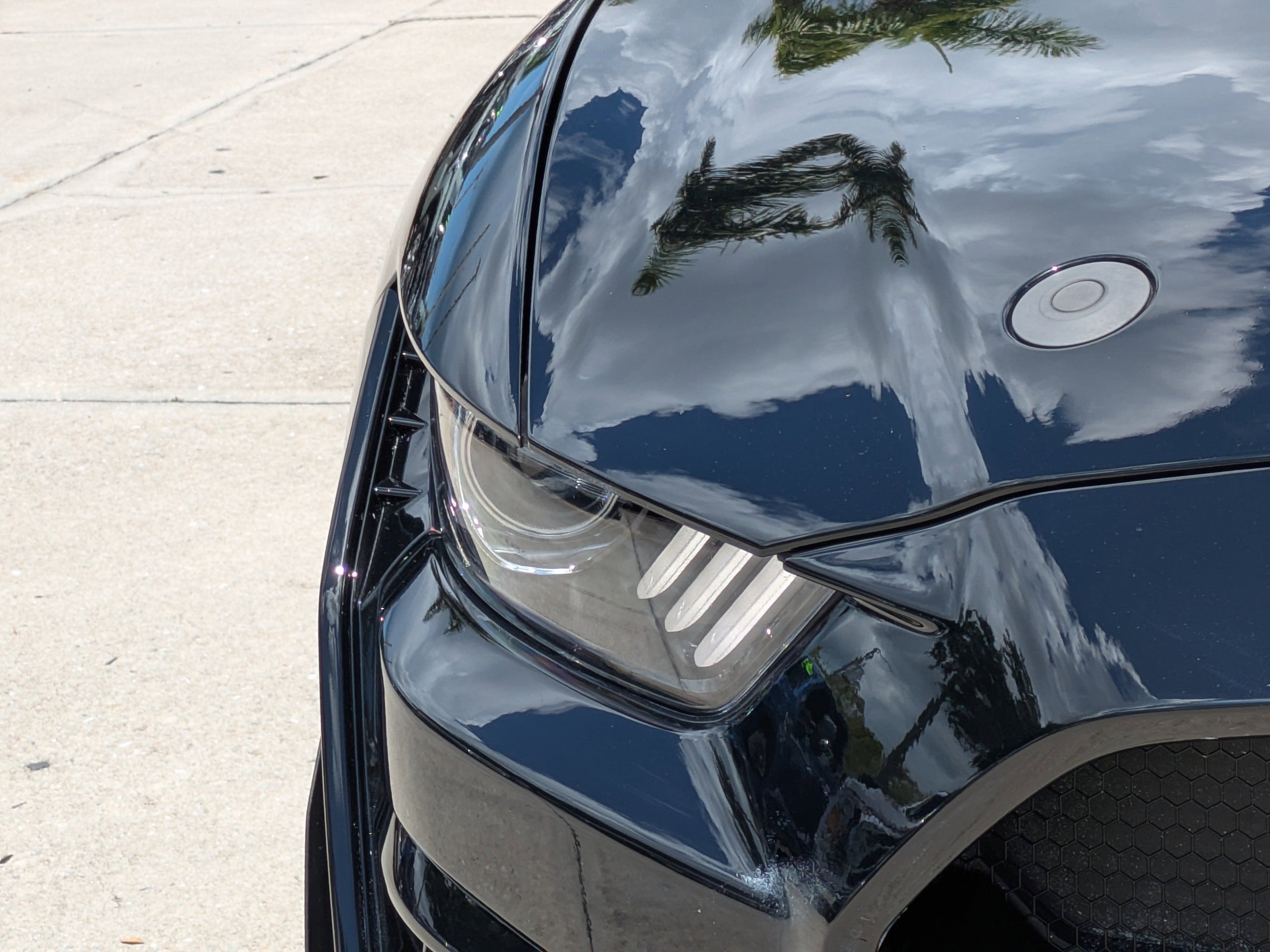 Certified 2022 Ford Mustang Shelby GT500 w/ Technology Package RWD image 9