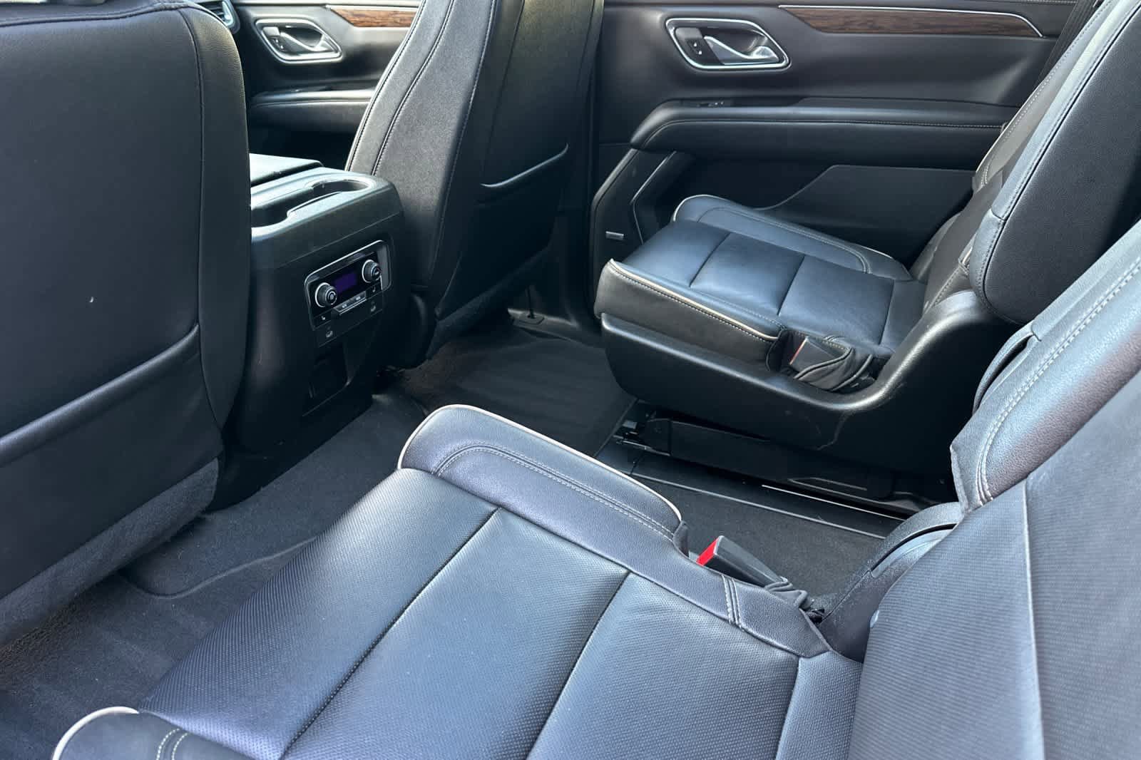 Used 2023 Chevrolet Tahoe Premier AWD/4WD image 4