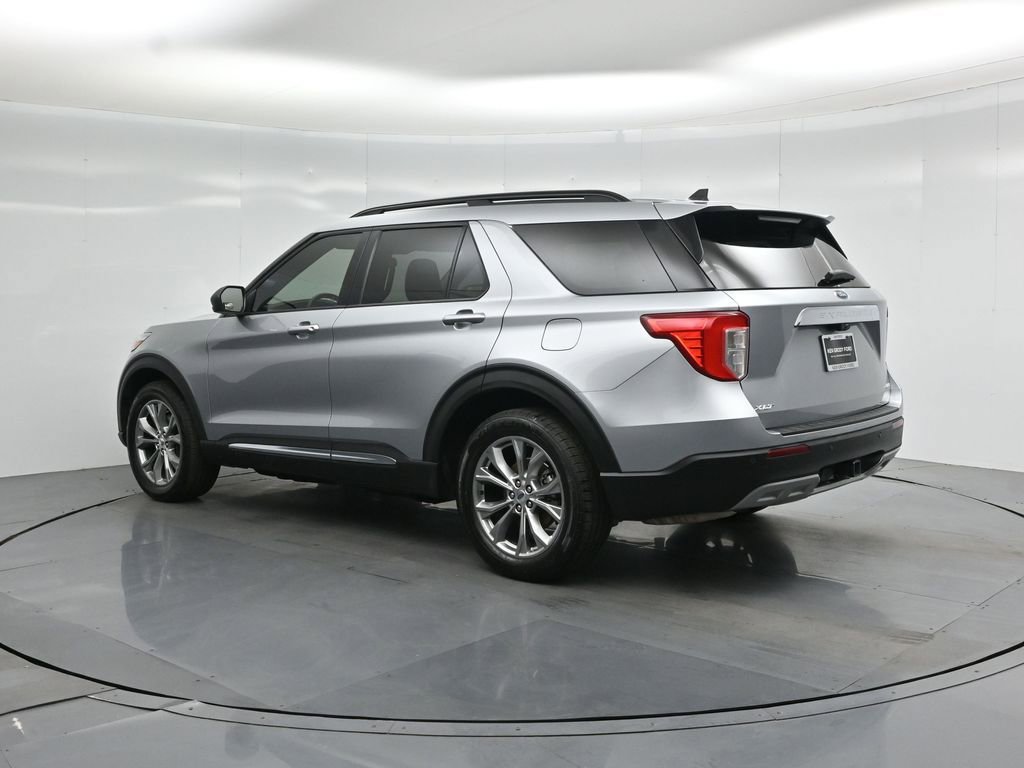 Certified 2022 Ford Explorer XLT w/ Equipment Group 202A image 7