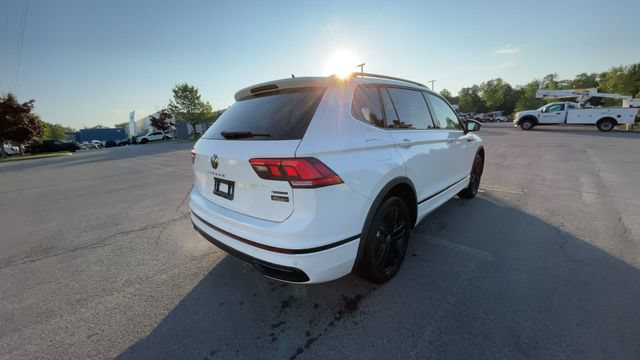 Used 2022 Volkswagen Tiguan SE R-Line AWD/4WD image 8
